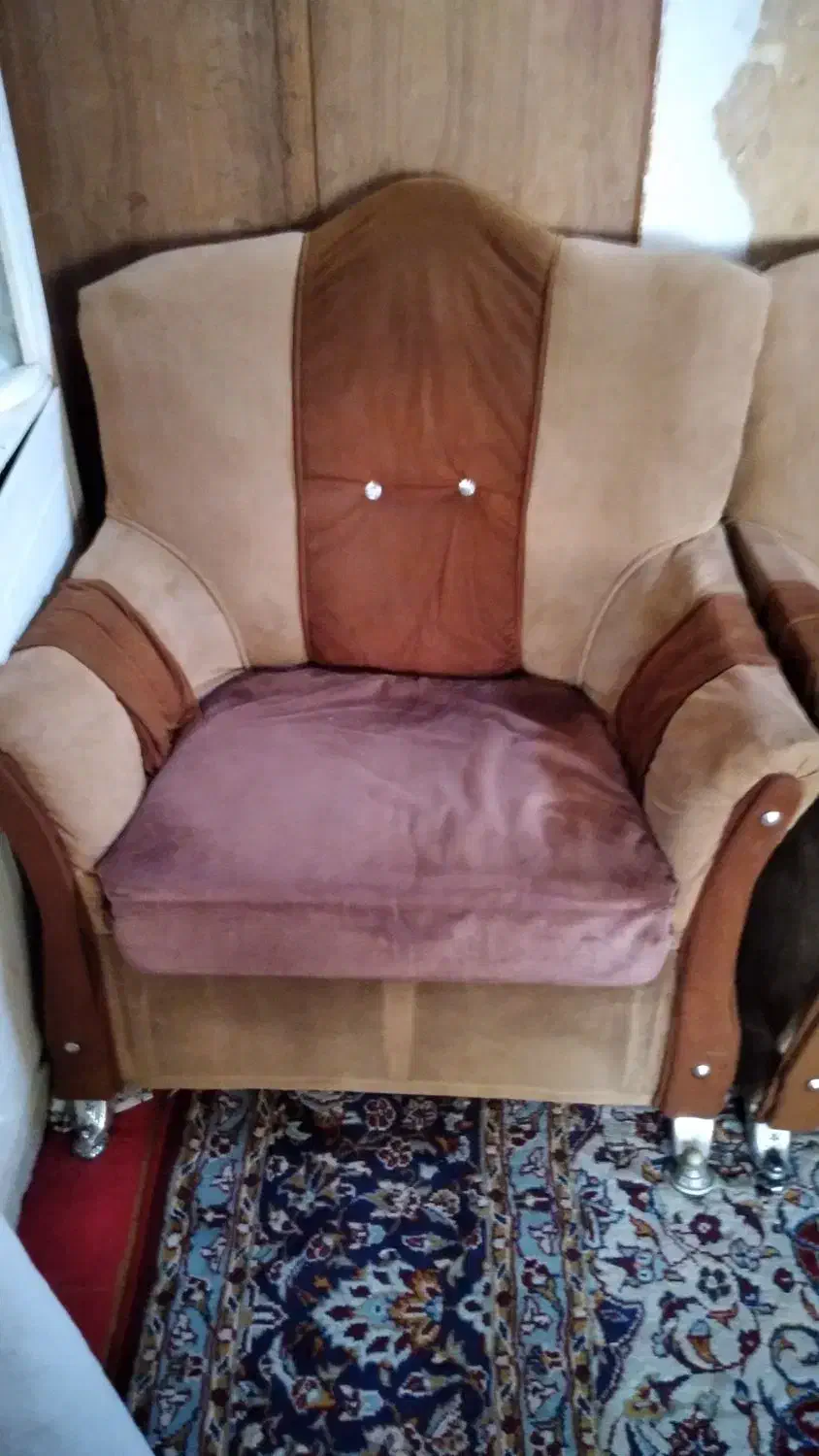 دو دست مبل و قاب عکس  و قالپاق|حراج|کاشان, رسالت|دیوار