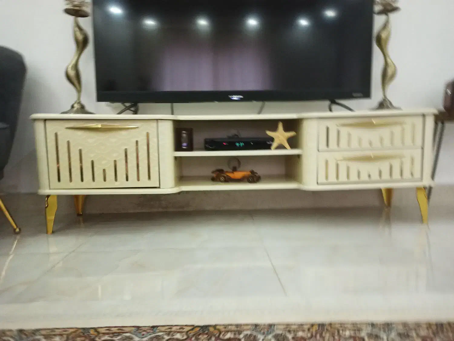 میز تلویزیون شیری|میز تلویزیون|لاهیجان, شهرک سلمان فارسی|دیوار