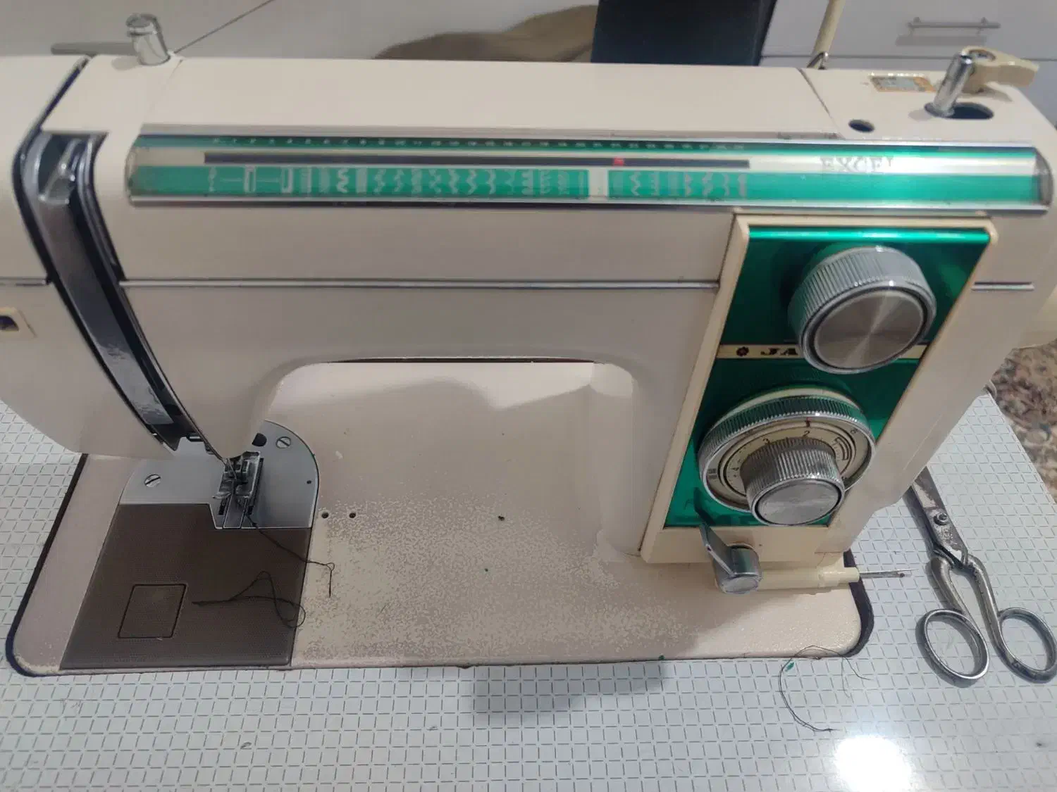 چرخ ژانومه 811|چرخ خیاطی و ریسندگی|مهاباد (آذربایجان غربی), |دیوار