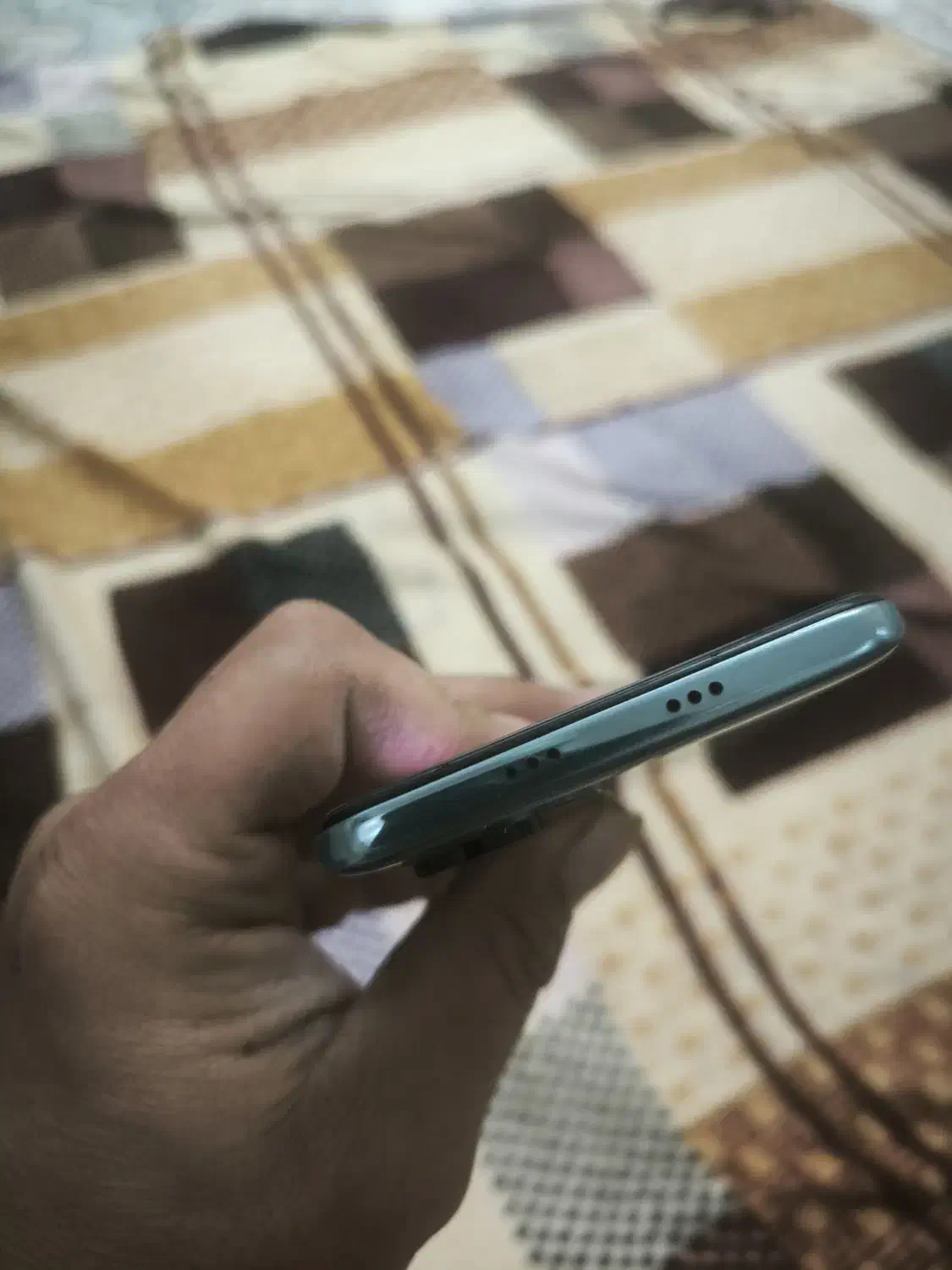 گوشی شیامیی|موبایل|ری, شهادت|دیوار