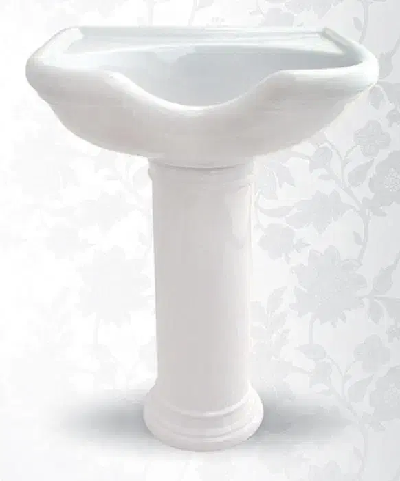 سرشور ایستاده|آرایشگاه و سالن‌های زیبایی|بهارستان, |دیوار