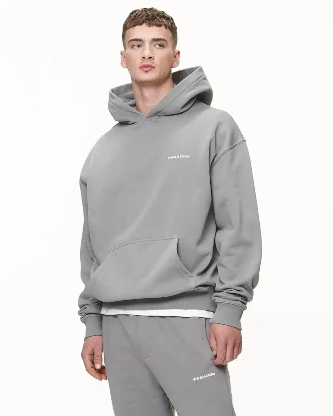 هودی پگادور|لباس|دوگنبدان, |دیوار