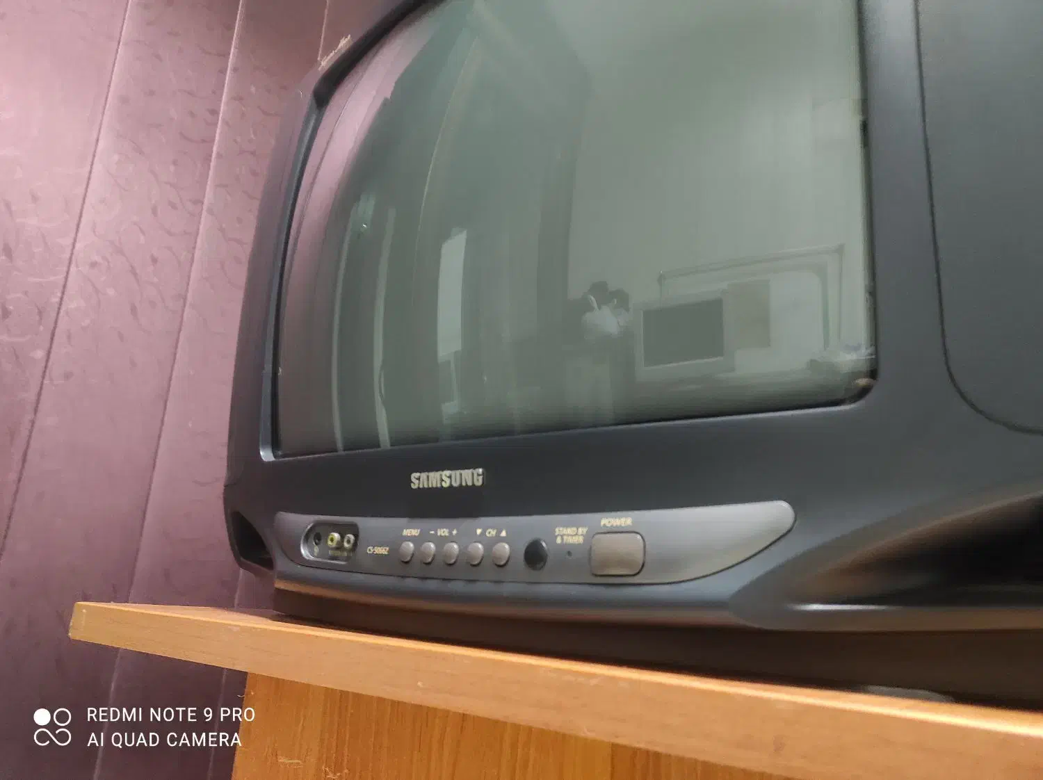 تلویزیون ۲۱اینچ سامسونگ با دستگاه فلش خور|تلویزیون و پروژکتور|مشهد, جانباز|دیوار