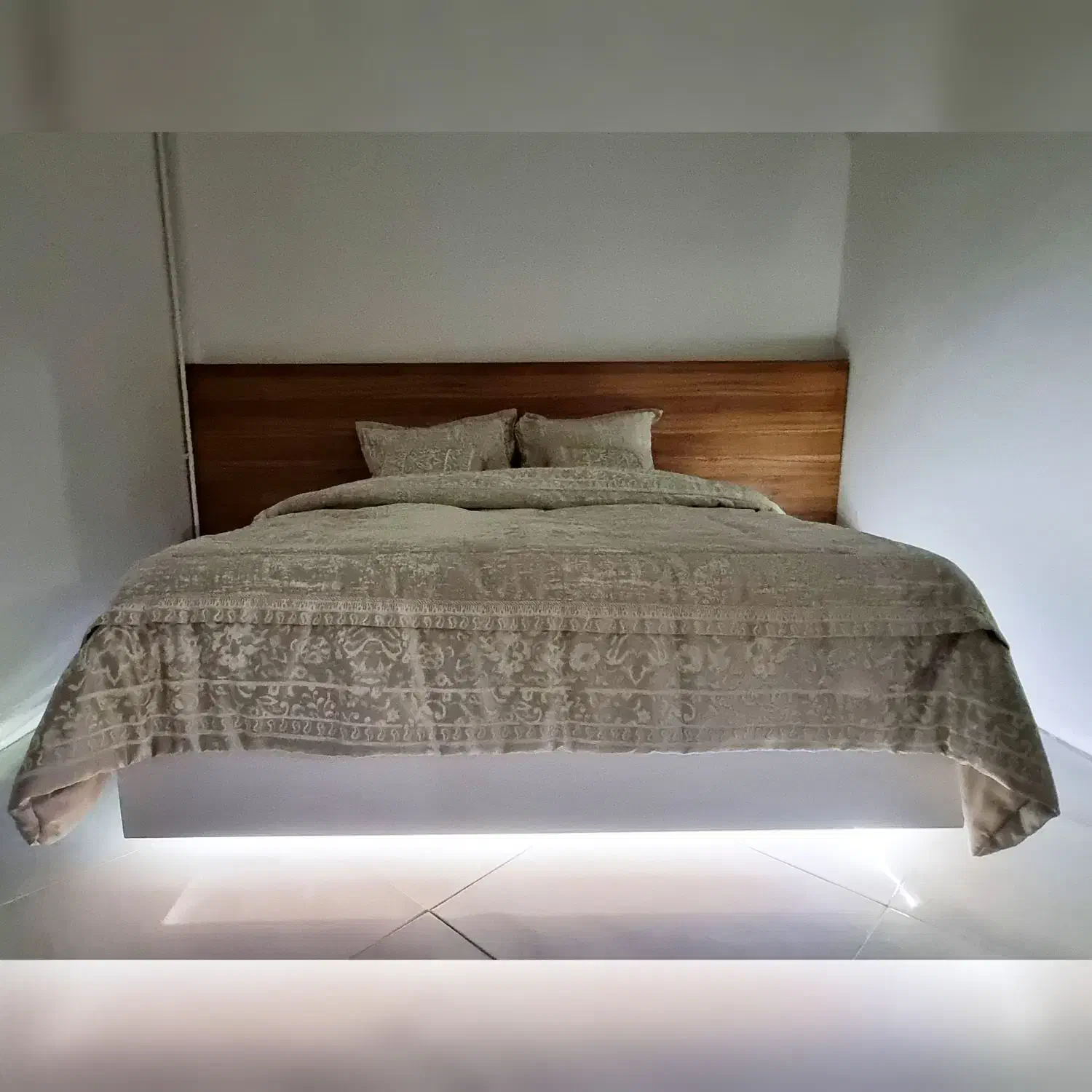 تخت و سرویس خواب دونفره مدل معلق|تخت و سرویس خواب|بروجرد, |دیوار