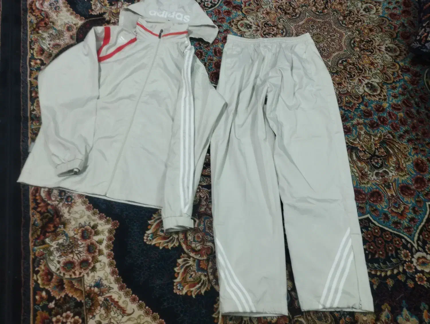 یک عدد گرمکن ورزشی نو آدیداس جنس عال ای|لباس|اراک, |دیوار