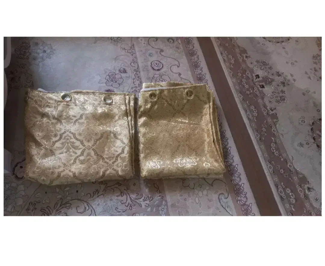 پرده پانچ ۶ متری مناسب پنجره ۳ متری یا ۲ونیم متری|پرده، رانر، رومیزی|اهواز, گلستان|دیوار