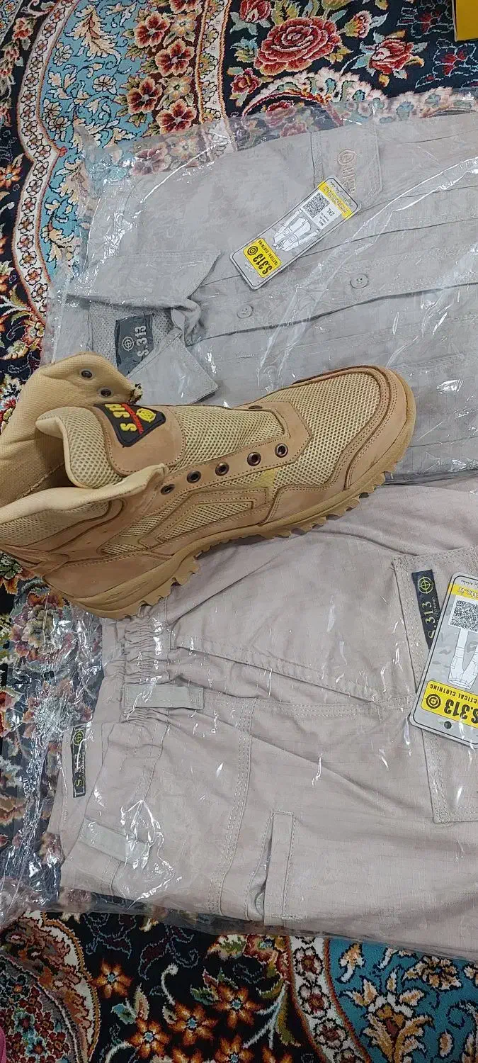 یک دست لباس کامل ۳۱۳ همراه پوتین نو|لباس|قم, باجک دو|دیوار