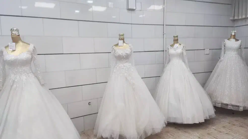 واگذاری،فروش وسایل مزون عروس.بابیش ۱۲سال سابقه|لباس|قروه, |دیوار