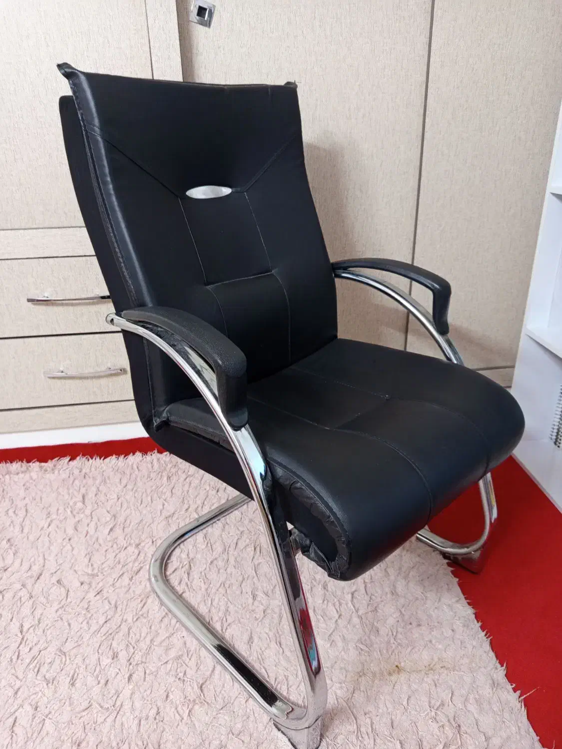 فروش صندلی مشکی چرمی|صندلی و نیمکت|آمل, |دیوار