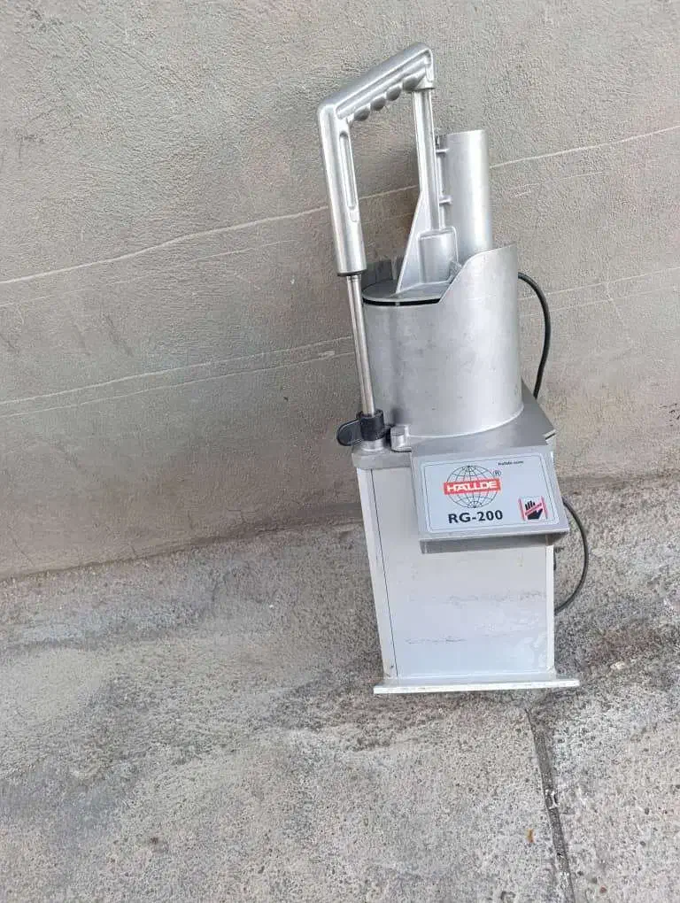 فروش دستگاه سبزی خورد کن و سالاد زنی رستورانی|خردکن، آسیاب، غذاساز|شیراز, شهرک مهدیه|دیوار