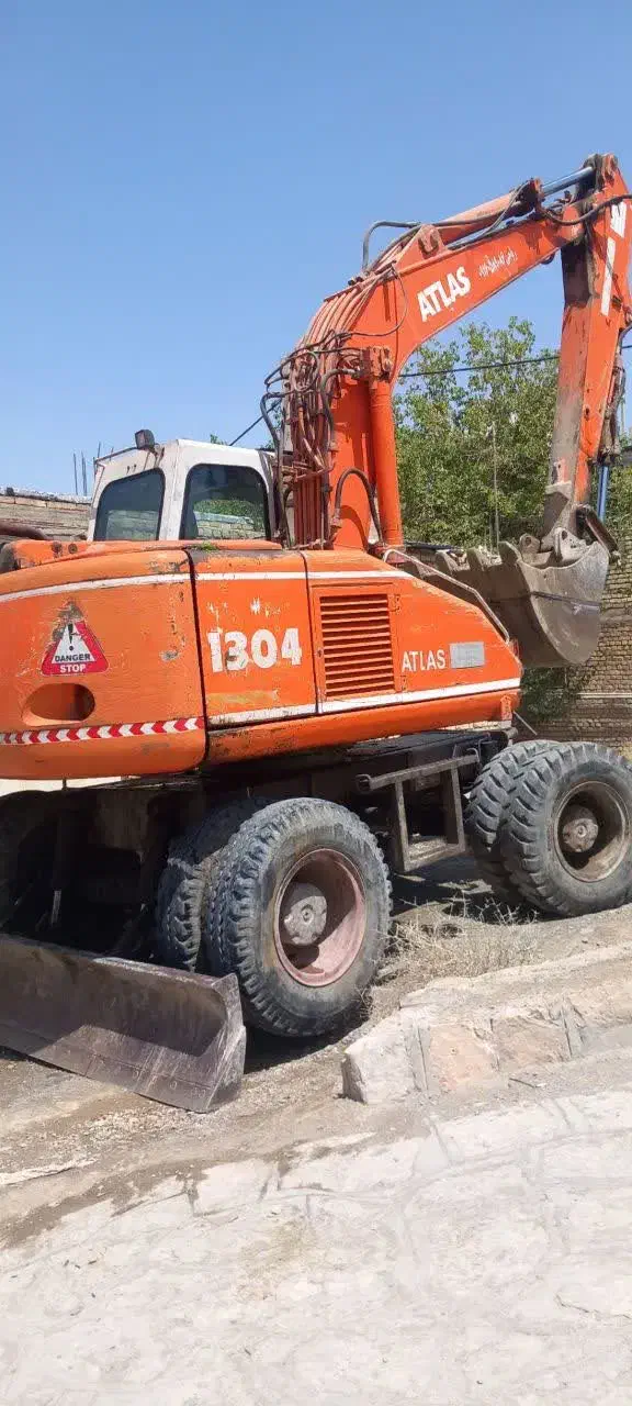 بیل میکانیکی اطلس چرخ لاستیکی|خودرو سنگین|اهواز, کیانشهر|دیوار