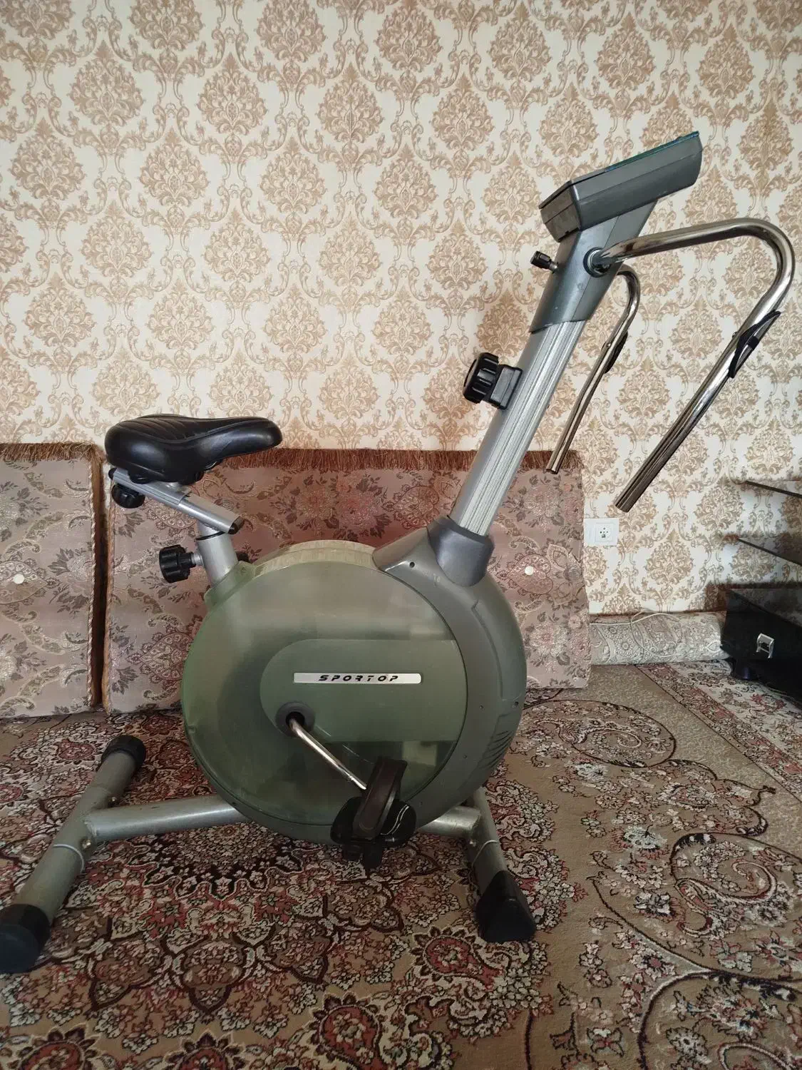 دوچرخه ثابت ورزشی فیتنس و هوازی بدنسازی|تجهیزات ورزشی|کرج, ساماندهی|دیوار