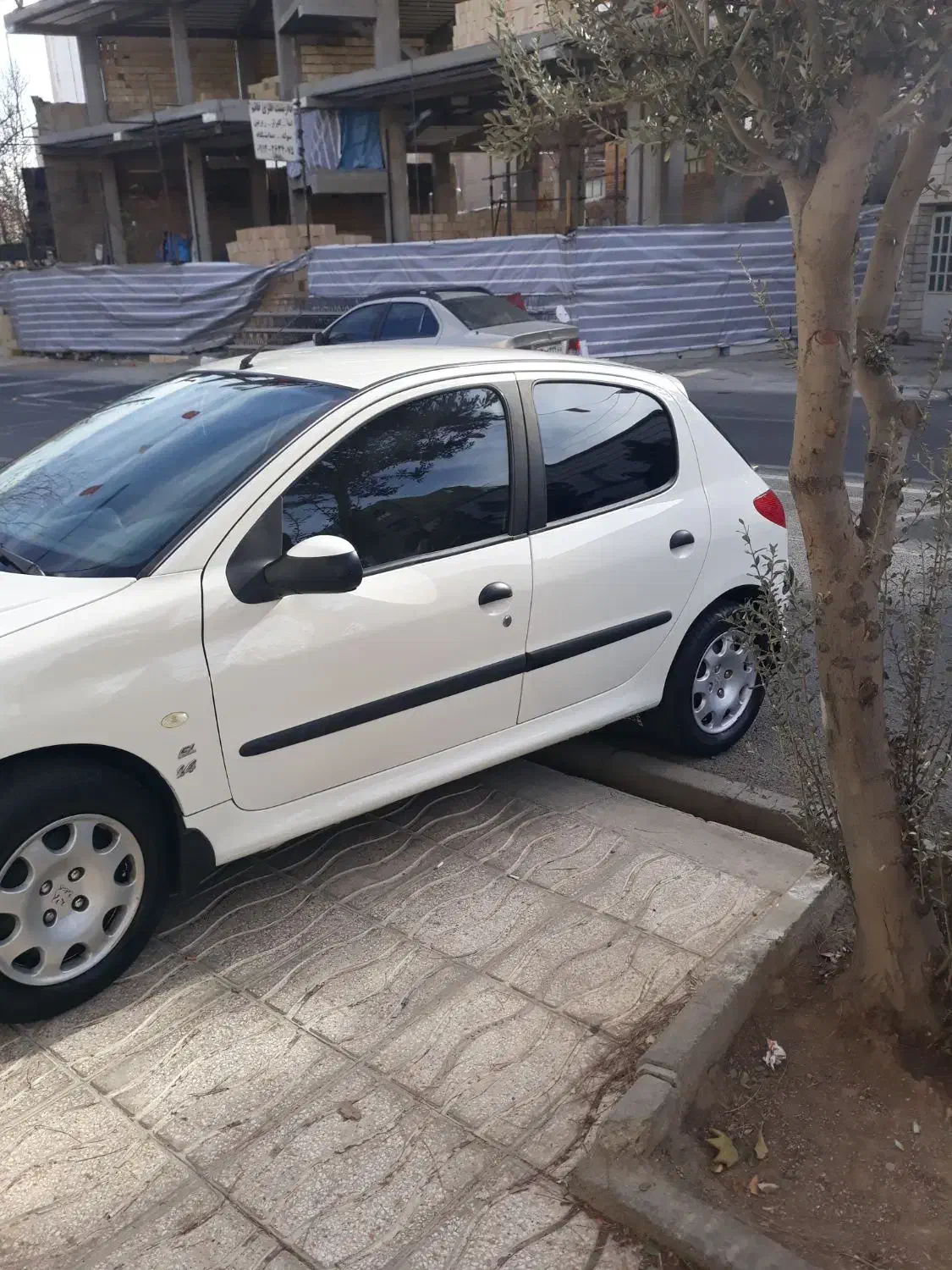 پژو ۲۰۶ سفید|خودرو سواری و وانت|کرج, شهرک یاس جنوبی|دیوار