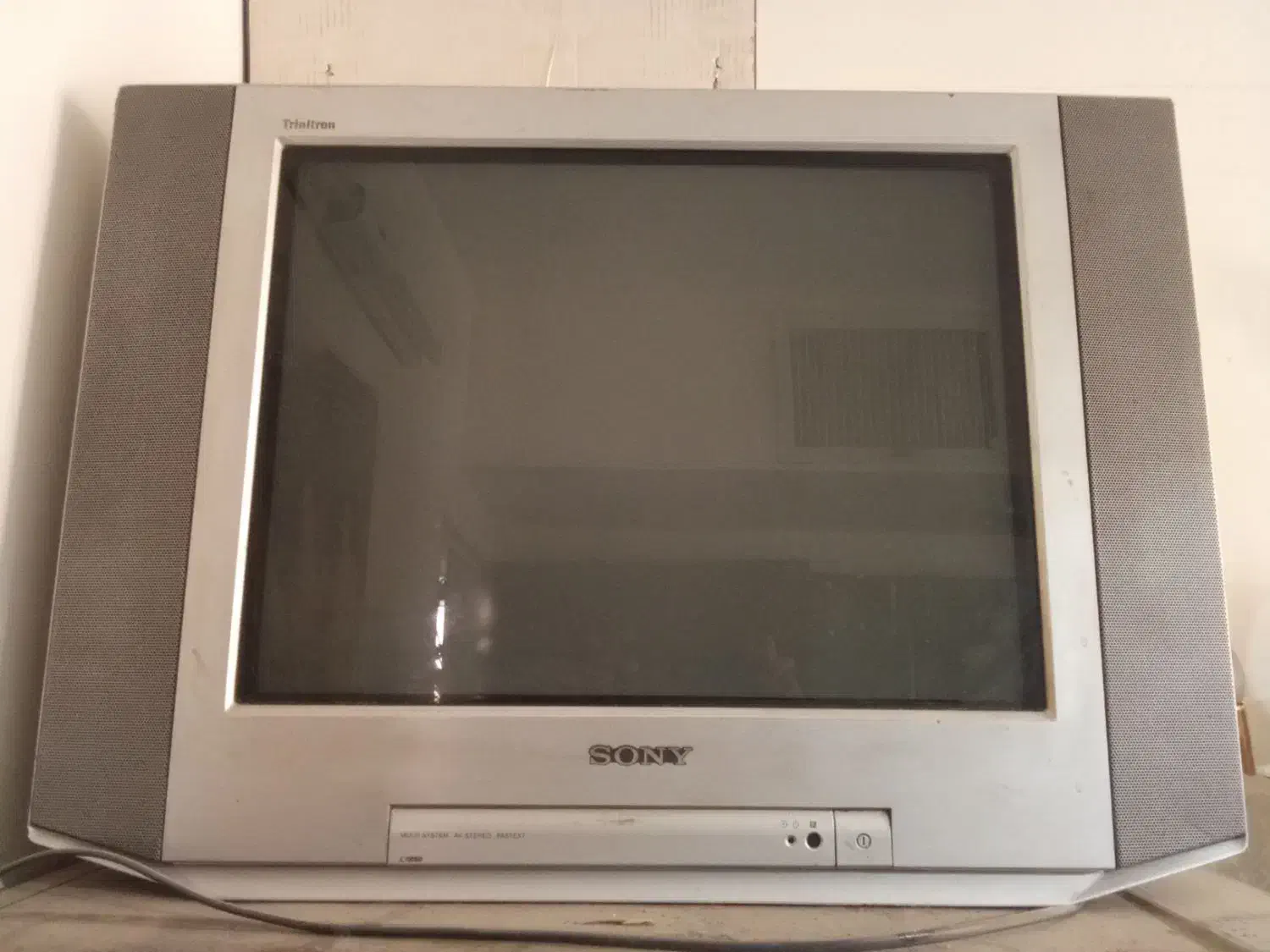 تلویزیون سونی ژاپن|تلویزیون و پروژکتور|صدرا-فارس, فاز ۱|دیوار