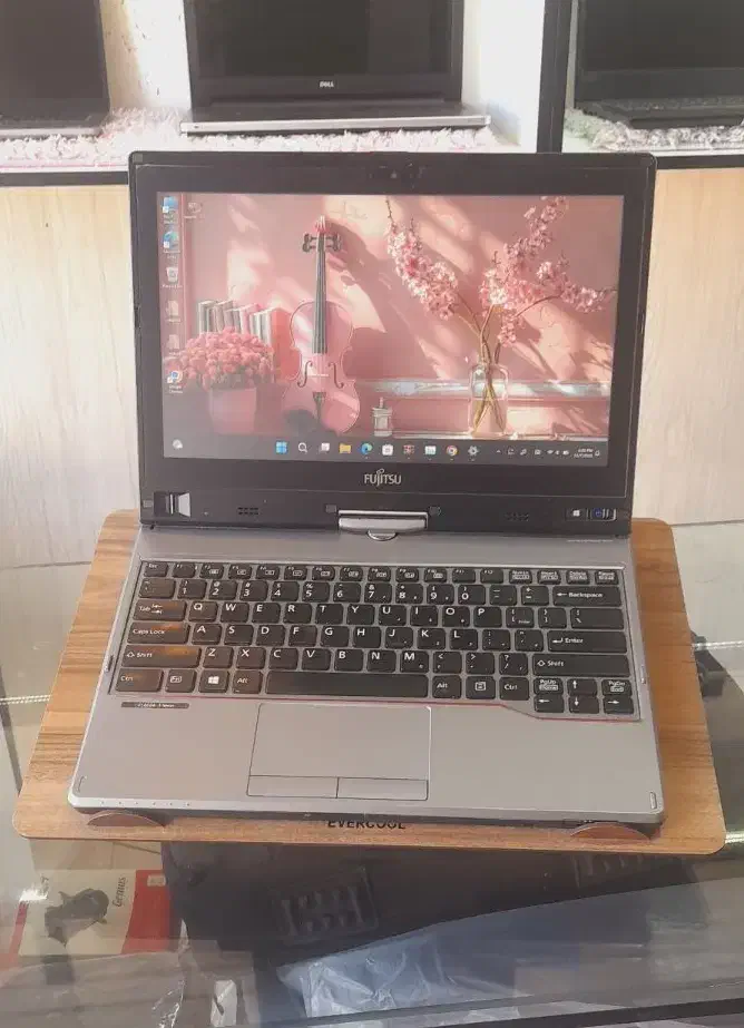 لپتاپ Fujitsu لمسی تبلت شوi7 نسل ۶ با قلم اورجینال|رایانه همراه|زنجان, |دیوار