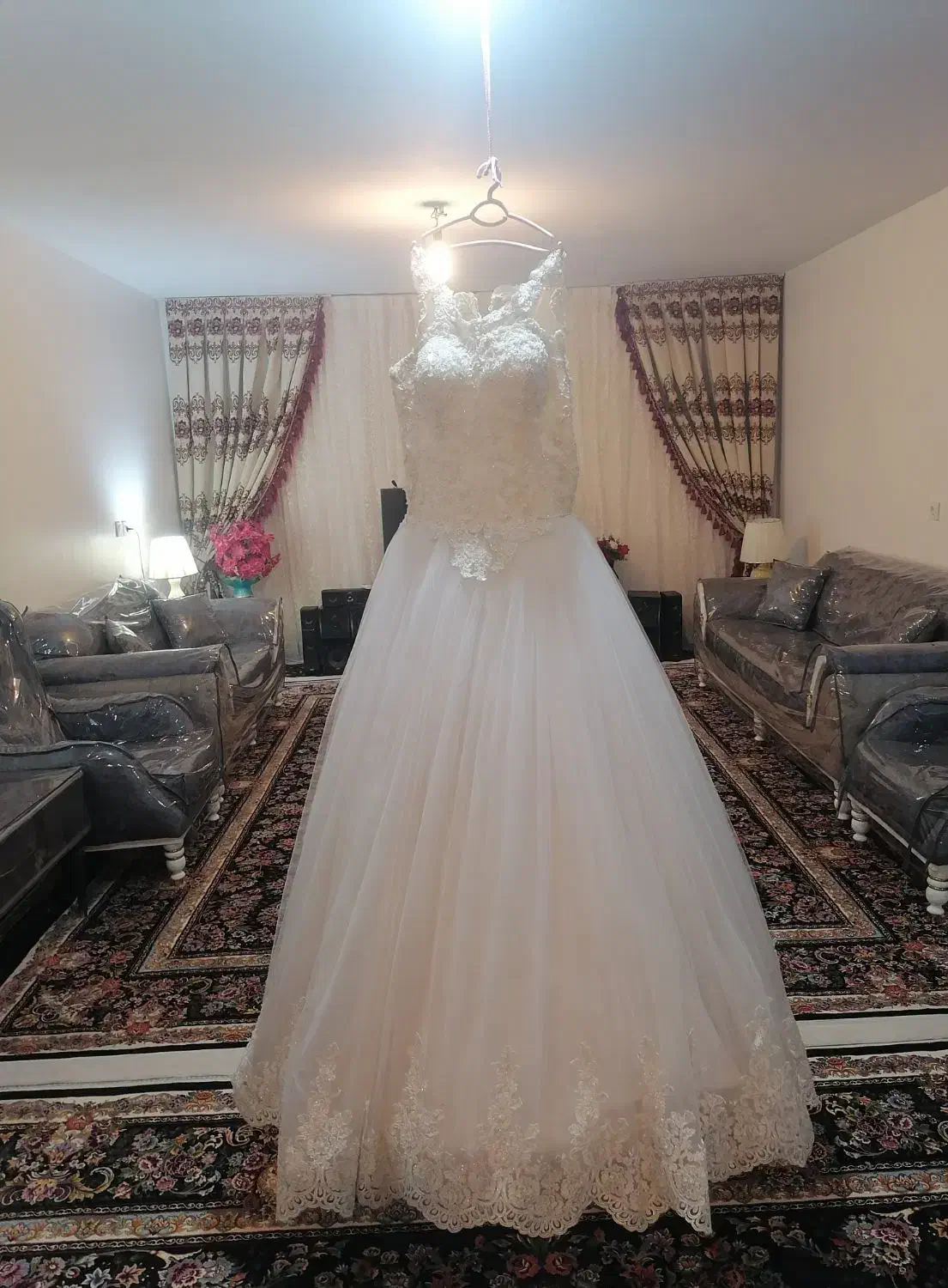 لباس عروس|لباس|اندیشه, اندیشه فاز ۱|دیوار