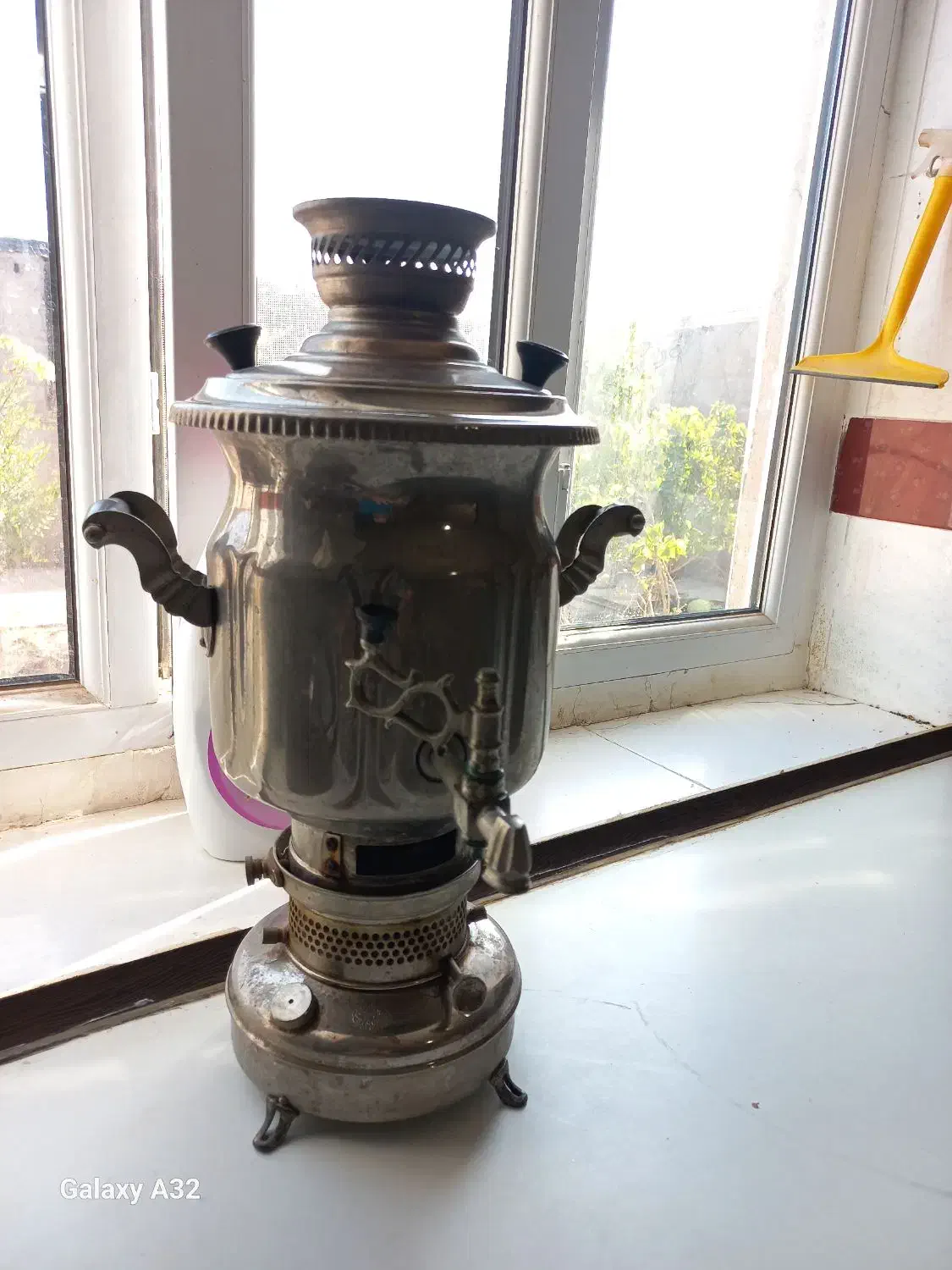 سماور نفتی عالی نسب|سماور، چایساز، قهوهساز|هلالی, |دیوار