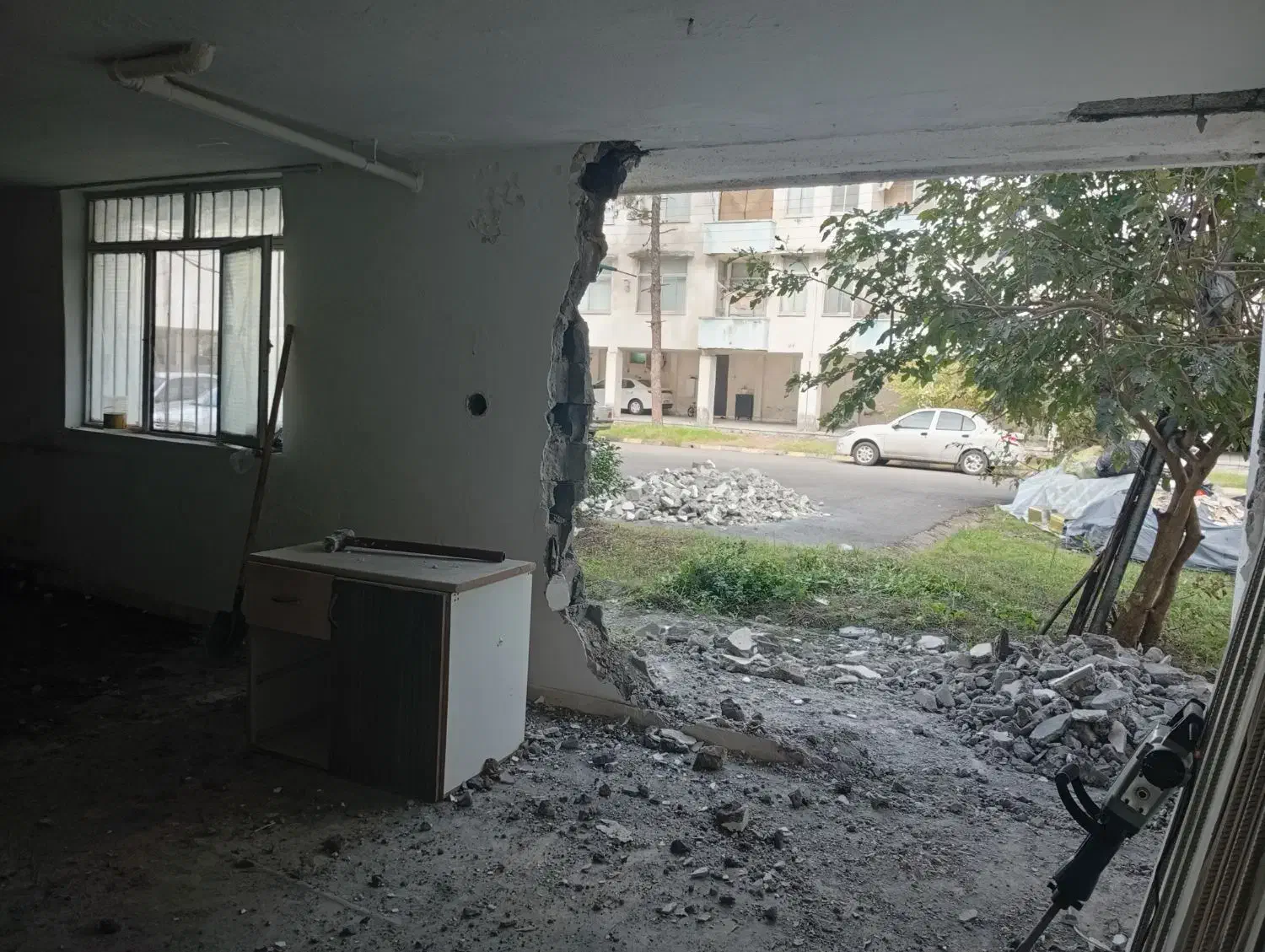 تخریب|خدمات پیشه و مهارت|بندر انزلی, متروپل|دیوار