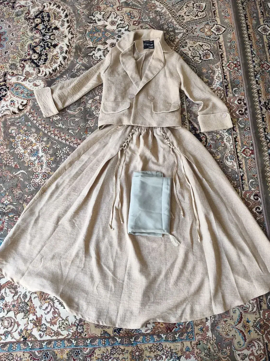 لباس|لباس|سیرجان, |دیوار