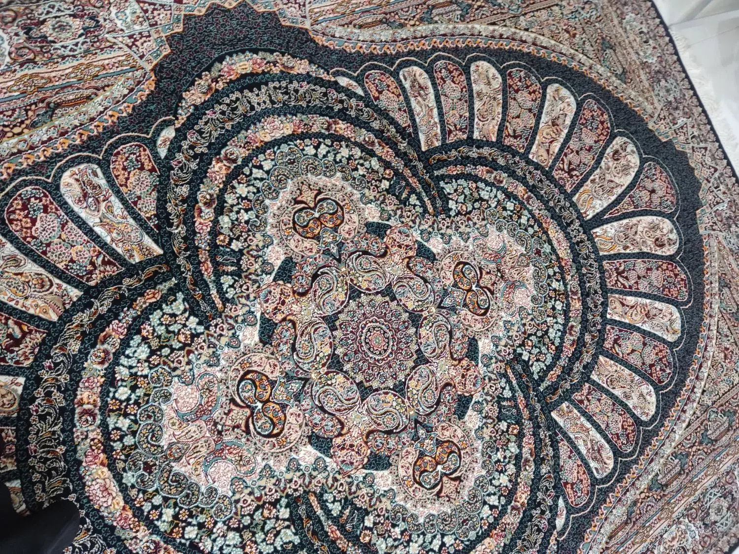 فرش ۹متره ماشینی|فرش|سمنان, |دیوار