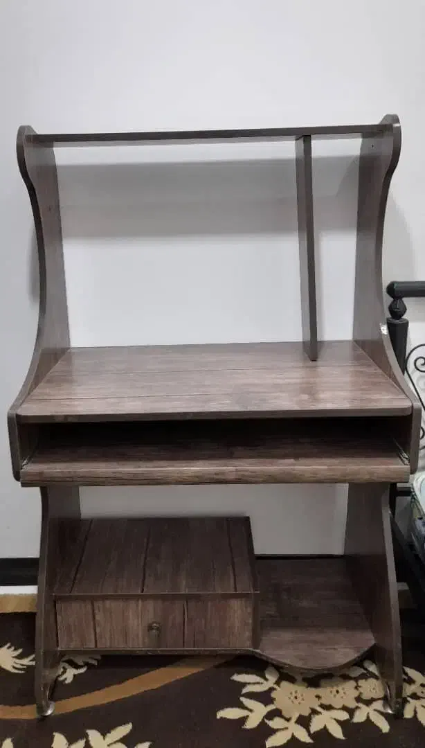 میز تحریر|میز تحریر و کامپیوتر|تهران, والفجر (افسریه)|دیوار