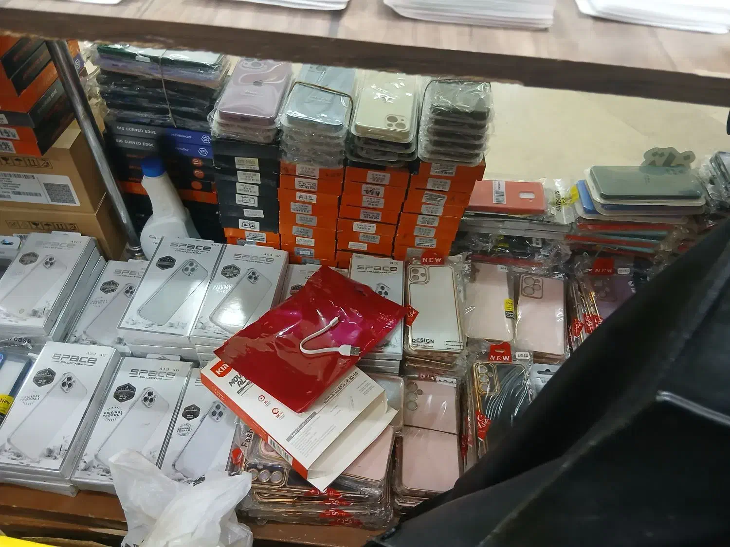 لوازم جانبی موبایل زیرقیمت به قیمت عمده|لوازم جانبی موبایل و تبلت|اراک, |دیوار