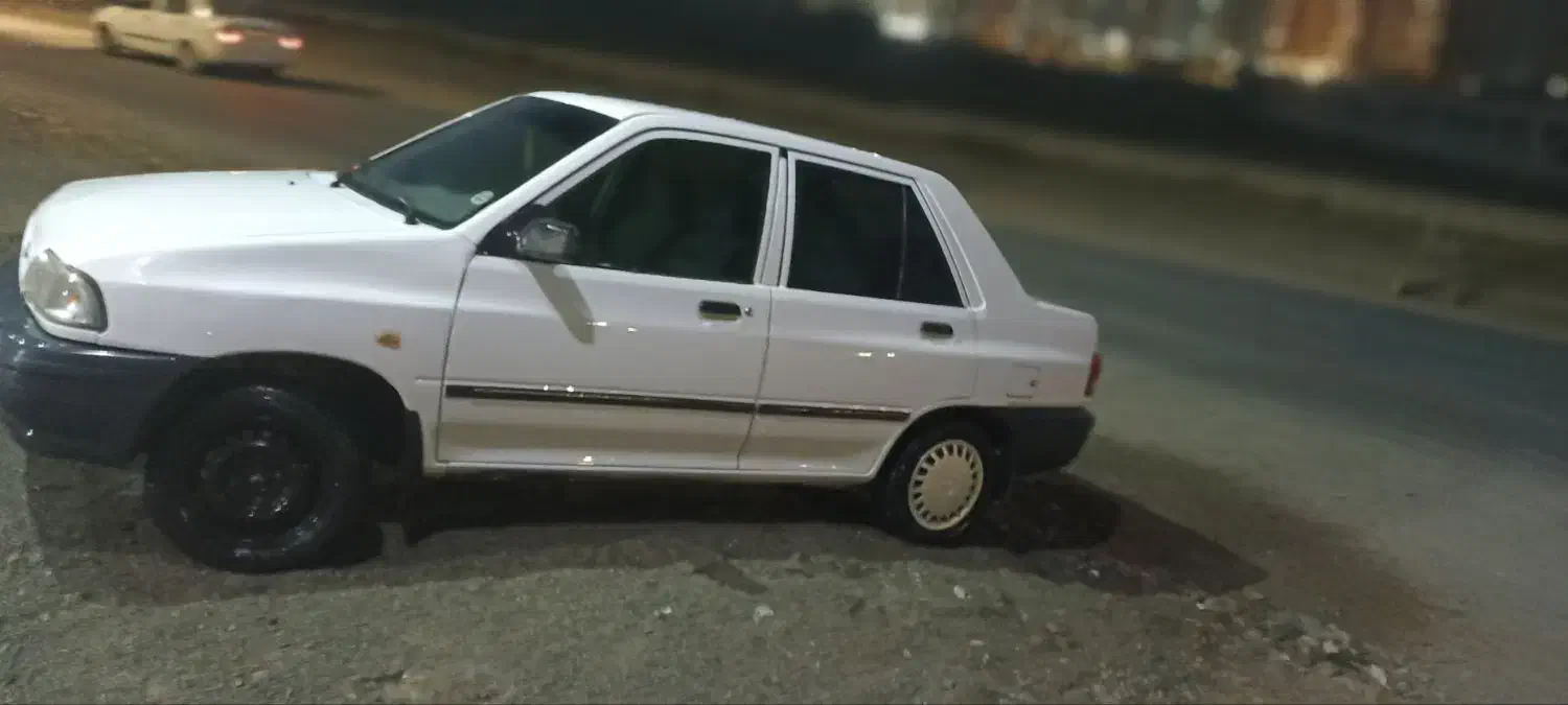 ماشین سالم فقط کوچیک واسه من بچه کوچیک دارم|خودرو سواری و وانت|چهارباغ, |دیوار