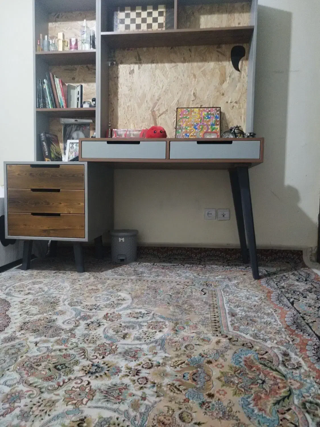 جنس ام دیف میز تحریر با چوب خیلی خوب|میز تحریر و کامپیوتر|شیراز, شهرک گلدشت حافظ|دیوار