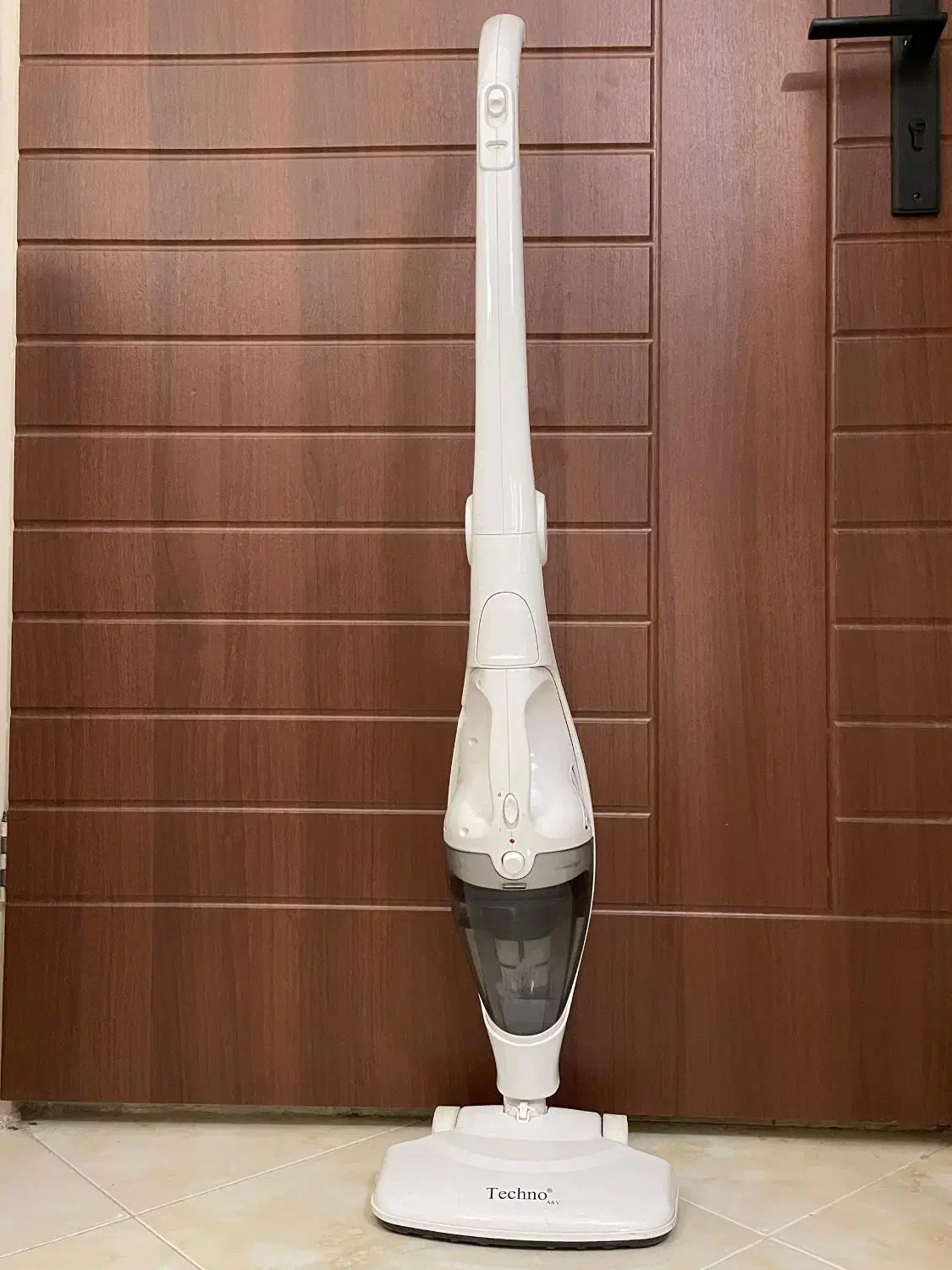 جارو شارژی Techno TE-1700بسیار تمیز و کم‌کارکرد|جاروبرقی، جارو شارژی، بخارشو|محمدشهر, سیدآباد|دیوار