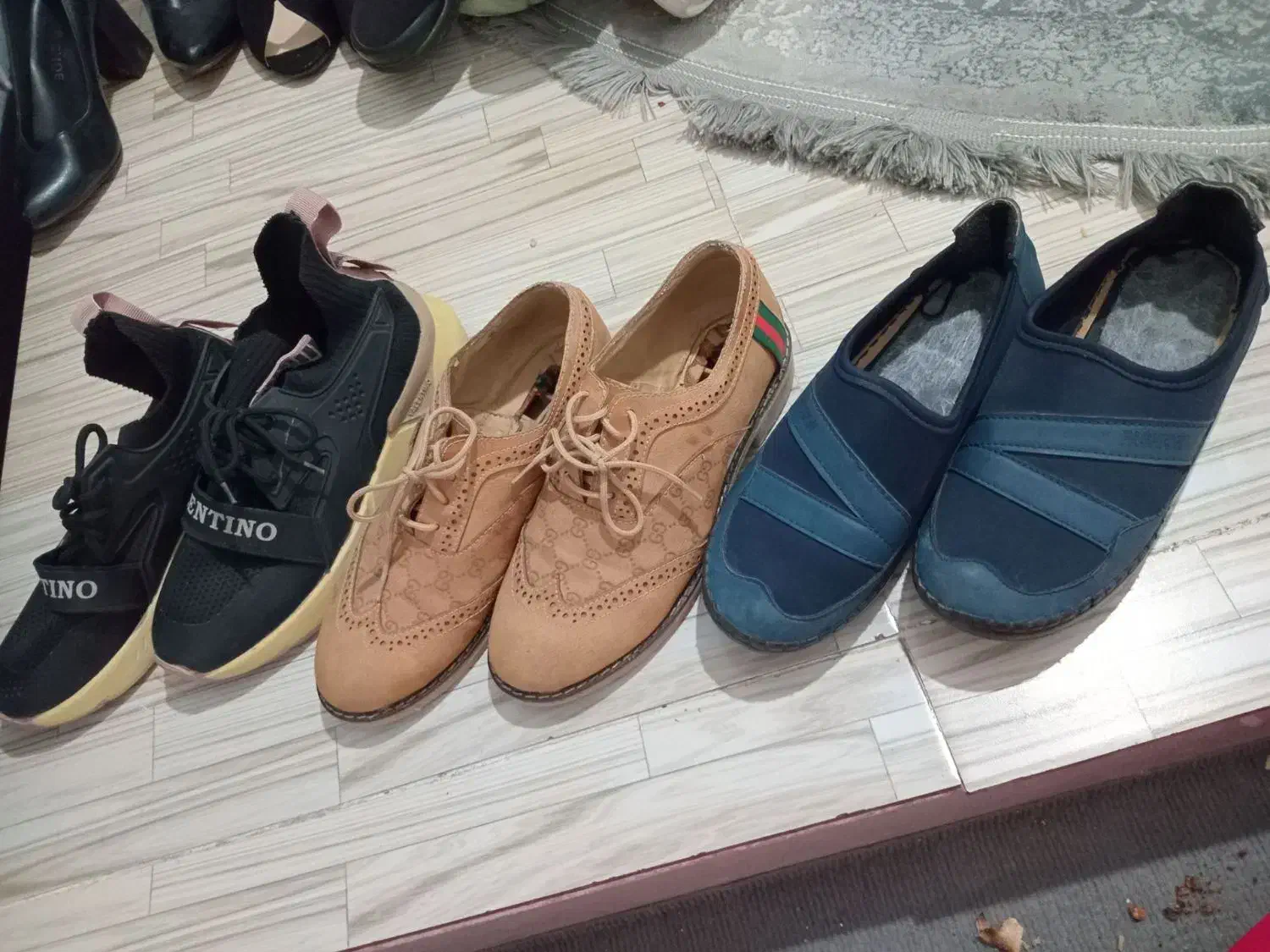 تعدادی کفش|کیف، کفش، کمربند|خرم‌آباد, |دیوار