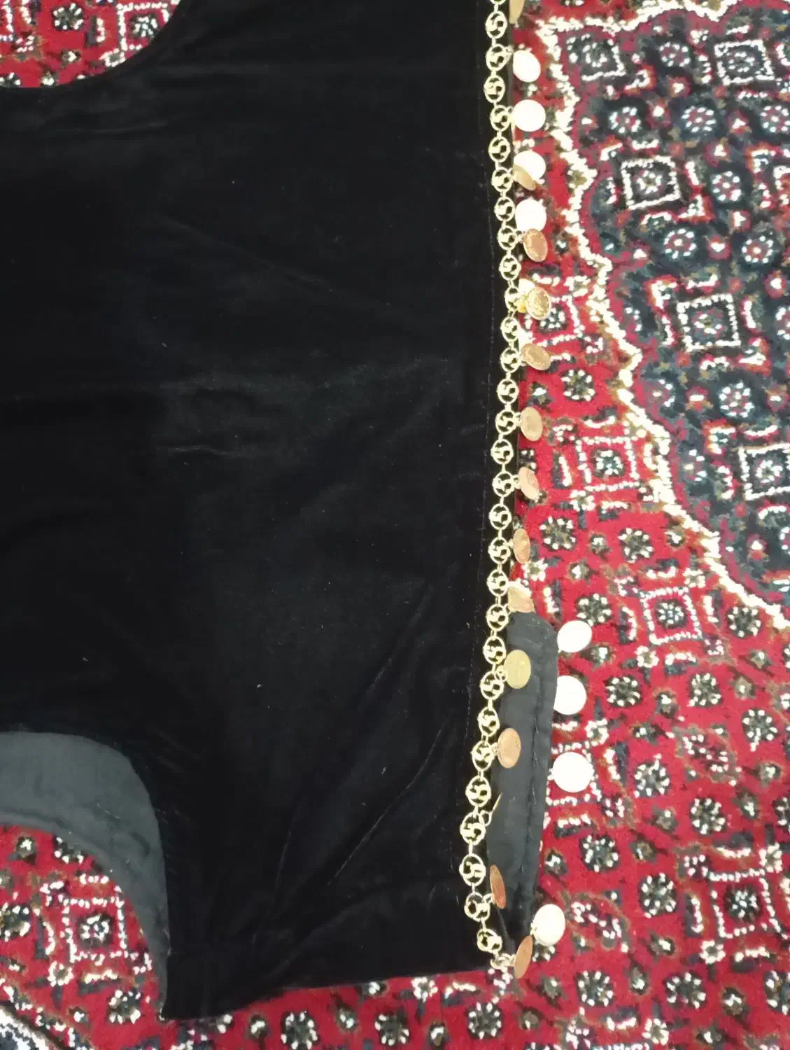 سخمه و سلته|لباس|خاو و میرآباد, |دیوار