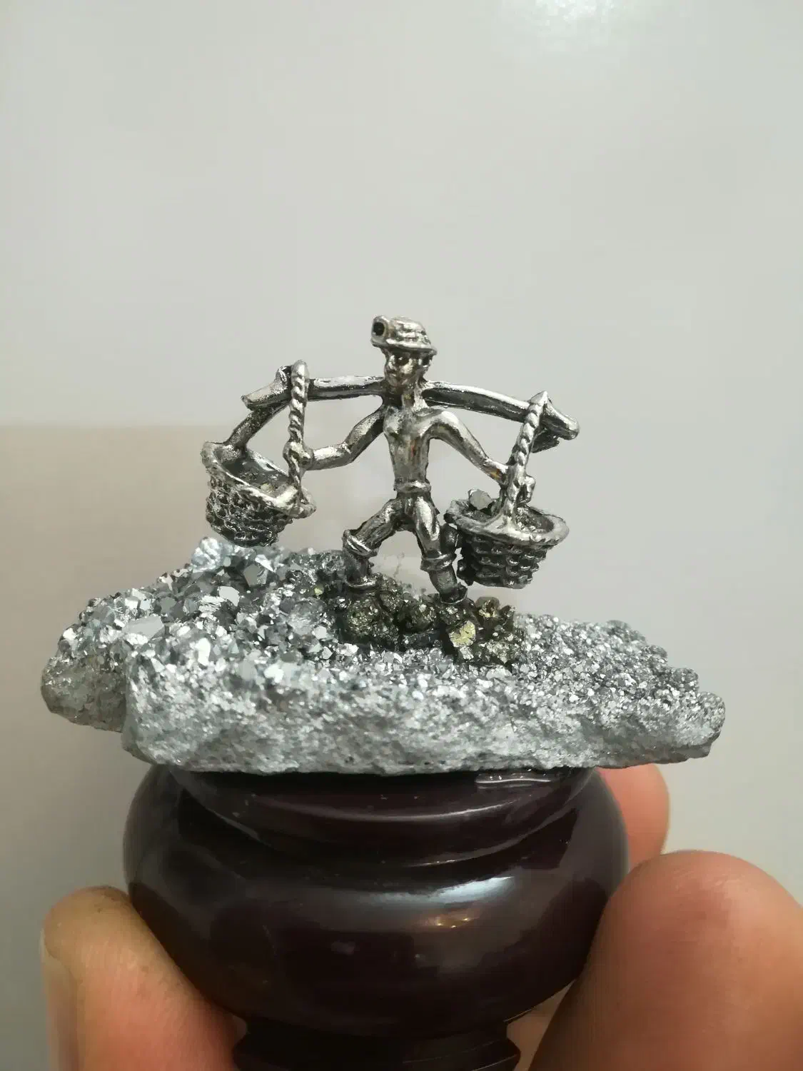 سنگهای زینتی با آدمک معدن کار|کلکسیون اشیاء عتیقه|رفسنجان, |دیوار