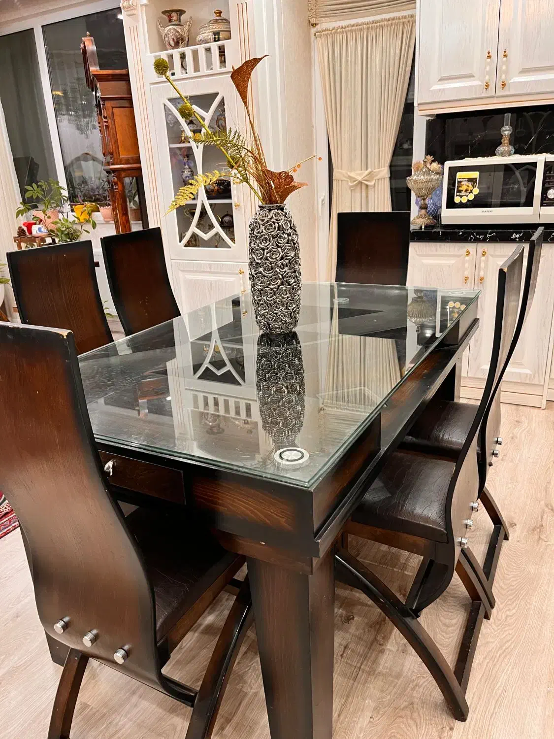 مبل سلطنتی نه نفره ومیز غذاخوری شش نفره ام دی اف|مبلمان خانگی و میز عسلی|اردبیل, |دیوار