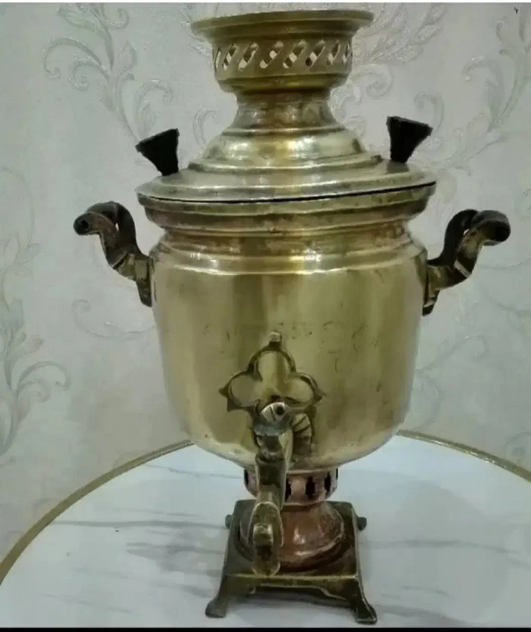 مجموعه نفیس از اجناس قدمت دار|کلکسیون اشیاء عتیقه|زنجان, |دیوار