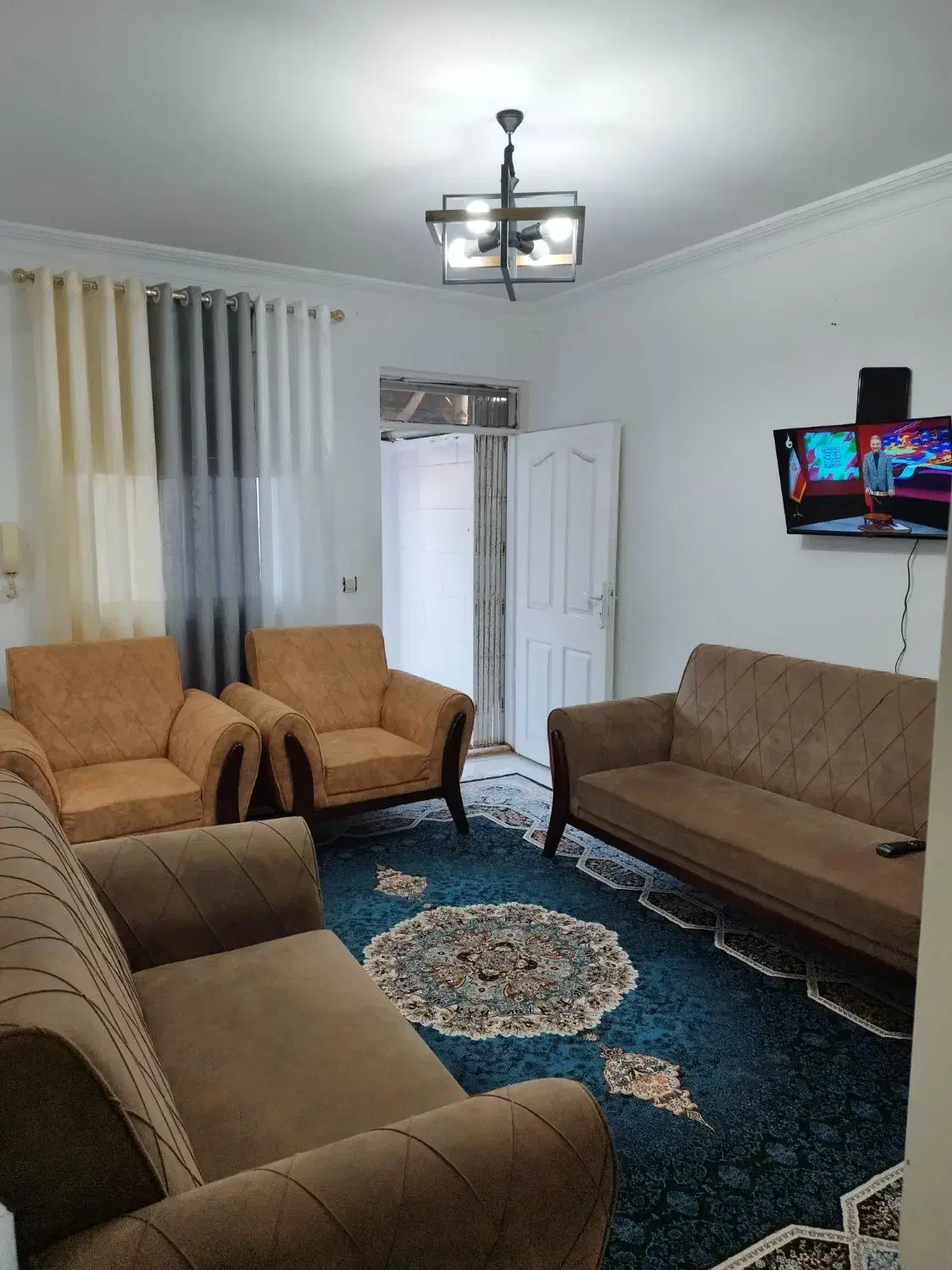 ویلای ((حیاط پارکینگ دار ))کاملا دربست تمیز مرتب|اجارهٔ کوتاه‌مدت آپارتمان و سوئیت|رشت, پیرکلاچای|دیوار