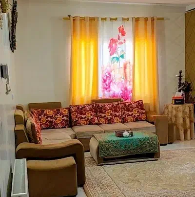 مبل ال ۷ نفره با دو میزبان و میز بزرگ|مبلمان خانگی و میز عسلی|اسلام‌شهر, مسکن مهر اسلاشهر (شهرک امام خمینی)|دیوار