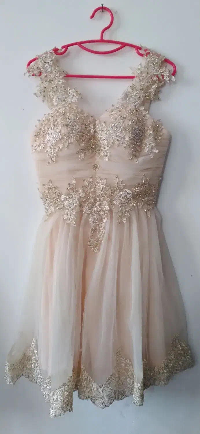 لباس مجلسی|لباس|کاشان, راوند|دیوار