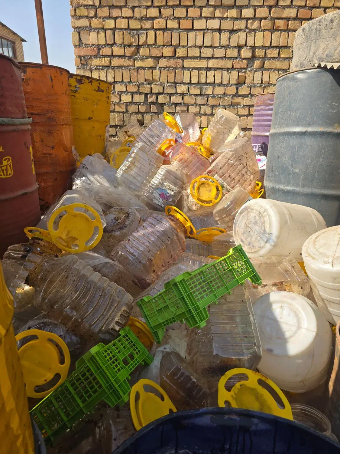 فروش پت پلاستیکی درب دار|ظروف نگهدارنده، پلاستیکی، یک‌بارمصرف|پیشوا, |دیوار