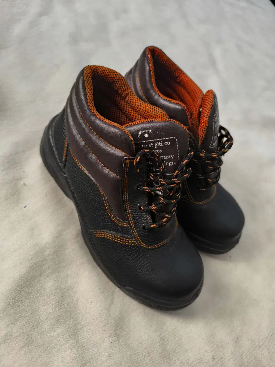 کفش کار نو با قیمت مناسب|کیف، کفش، کمربند|مهاجران, |دیوار