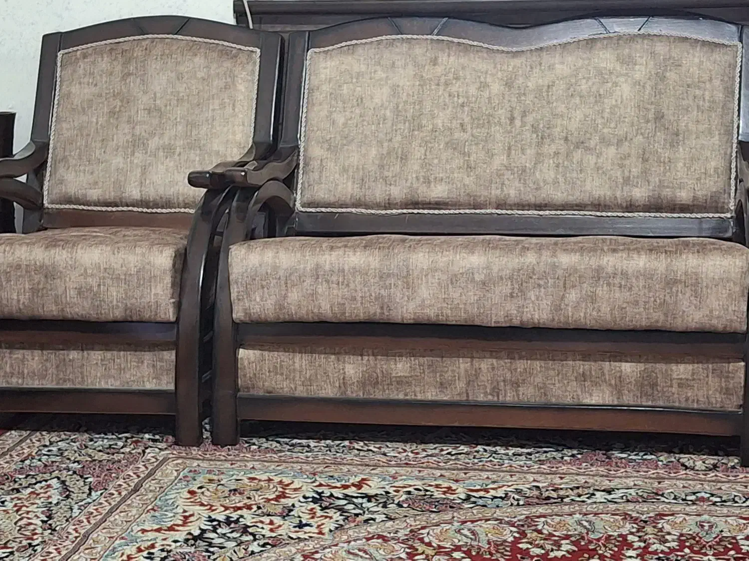 مبل|مبلمان خانگی و میز عسلی|باغ بهادران, |دیوار