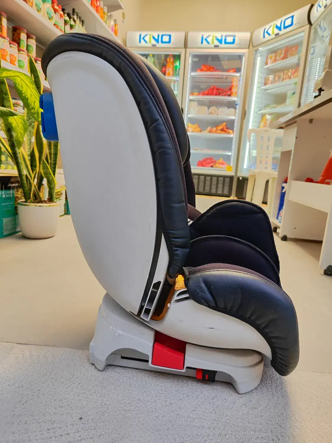 صندلی کودک|اسباب و اثاث بچه|ایلام, |دیوار