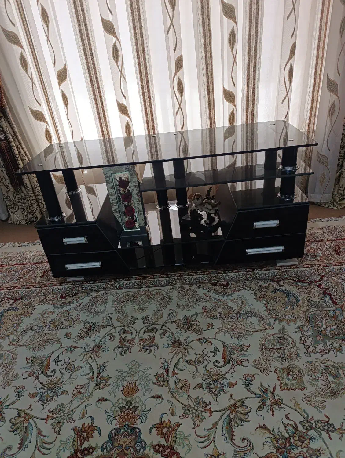 بخاری،ویترین،ساعت، زیر تلویزیون، ناهار خوری ۴ نفره|میز و صندلی غذاخوری|اصفهان, برزان|دیوار