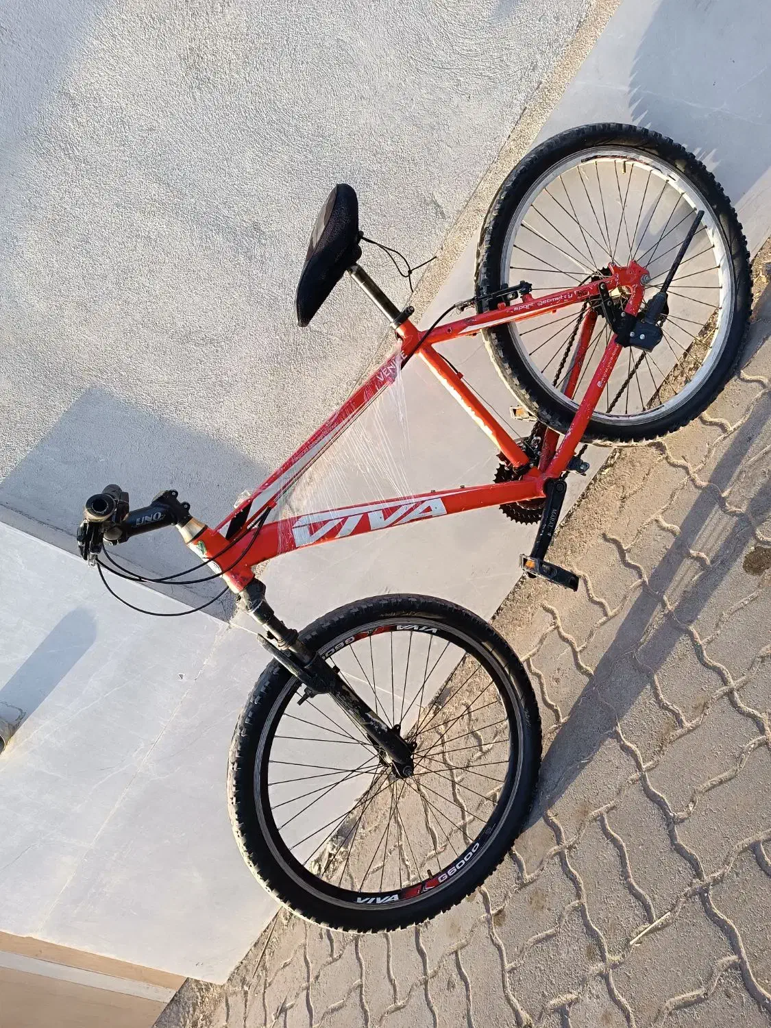 یک عدد دوچرخه سایز۲۶ کم کار تمیز حرفه‌ای مارک ویوا|دوچرخه، اسکیت، اسکوتر|تربت جام, جامی|دیوار