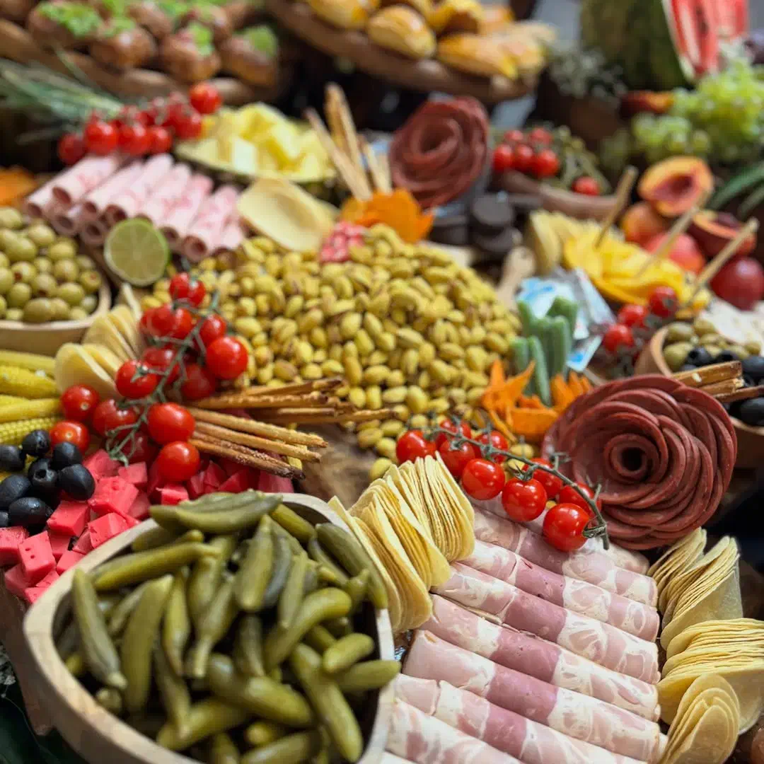 انجام صفرتا صد مراسم دیزاین فینگرفود وبادکنک ارایی|خدمات پذیرایی، مراسم|تهران, صد دستگاه|دیوار