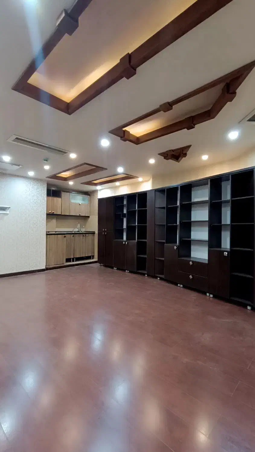 اداری ۵۵ متری ، میدان معلم|اجارهٔ دفتر کار، اتاق اداری، مطب|قم, هنرستان|دیوار