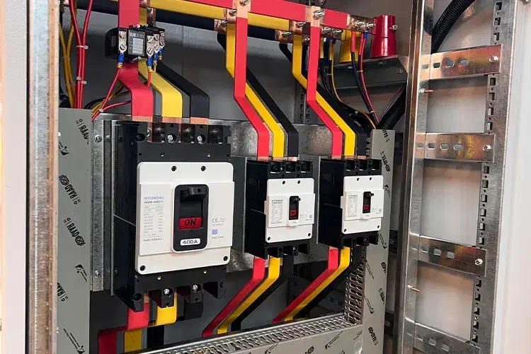 استخدام نیروی فنی در زمینه برق صنعتی و دوربین|استخدام صنعتی، فنی، مهندسی|بیرجند, |دیوار