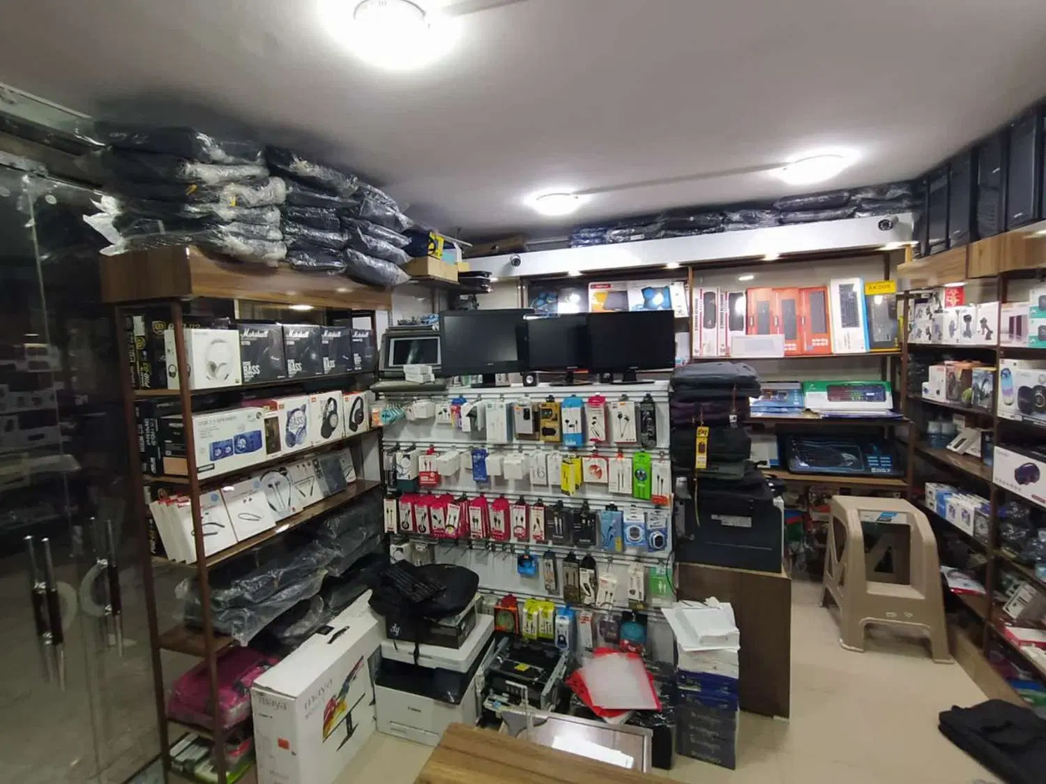 لیما رایانه I تخصصی ترین خدمات کامپیوتر و لپتاپ|خدمات رایانهای و موبایل|شهرکرد, |دیوار
