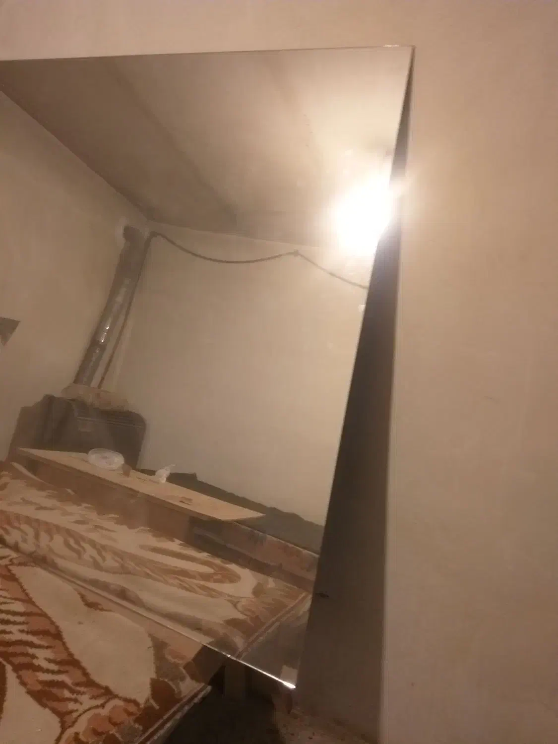 آیینه|آینه|خاوران, |دیوار