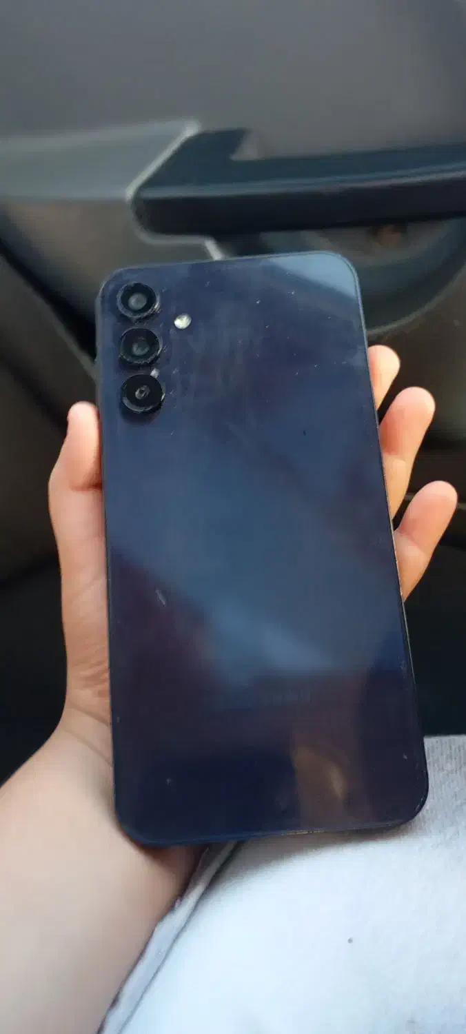 گوشی A15 پشت گوشی یک خش دارد|موبایل|باغستان, |دیوار