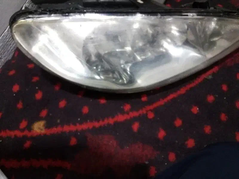 یک عدد چراغ جلو206وچراغ عقبش|قطعات یدکی و لوازم جانبی|زاهدان, |دیوار